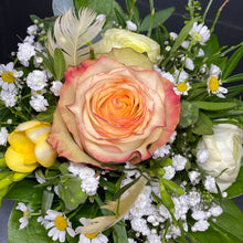Lade das Bild in den Galerie-Viewer, Biedermeier-Strauß orange/gelb