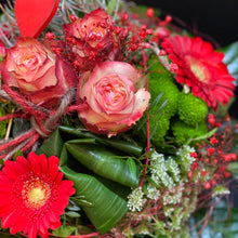 Lade das Bild in den Galerie-Viewer, Blumenstrauß in Rot