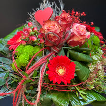 Lade das Bild in den Galerie-Viewer, Blumenstrauß in Rot